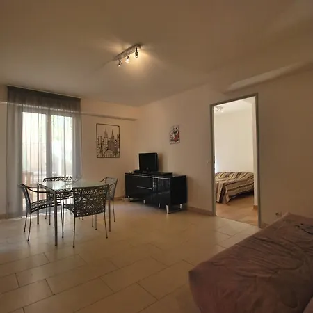 Vieux Port One Bedroom A05 * 戛纳